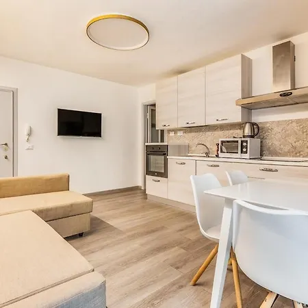 Private Cinema-upper City-wifi-ac *